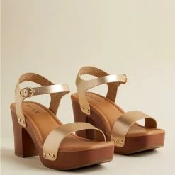 TORRID Square Toe Wood Heel (WW)
